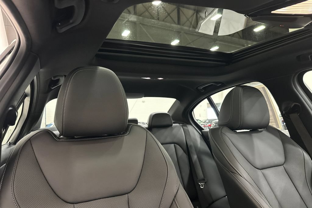 Used 2026 BMW 330i Sedan RWD image 18