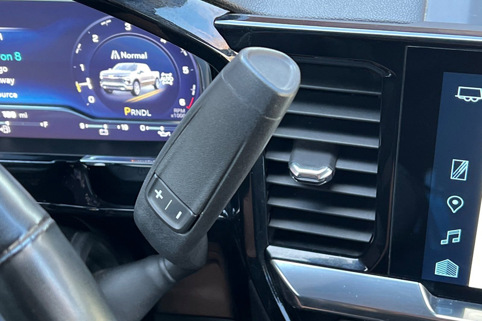 Used 2024 Chevrolet Silverado 1500 LT w/ Protection Package image 27