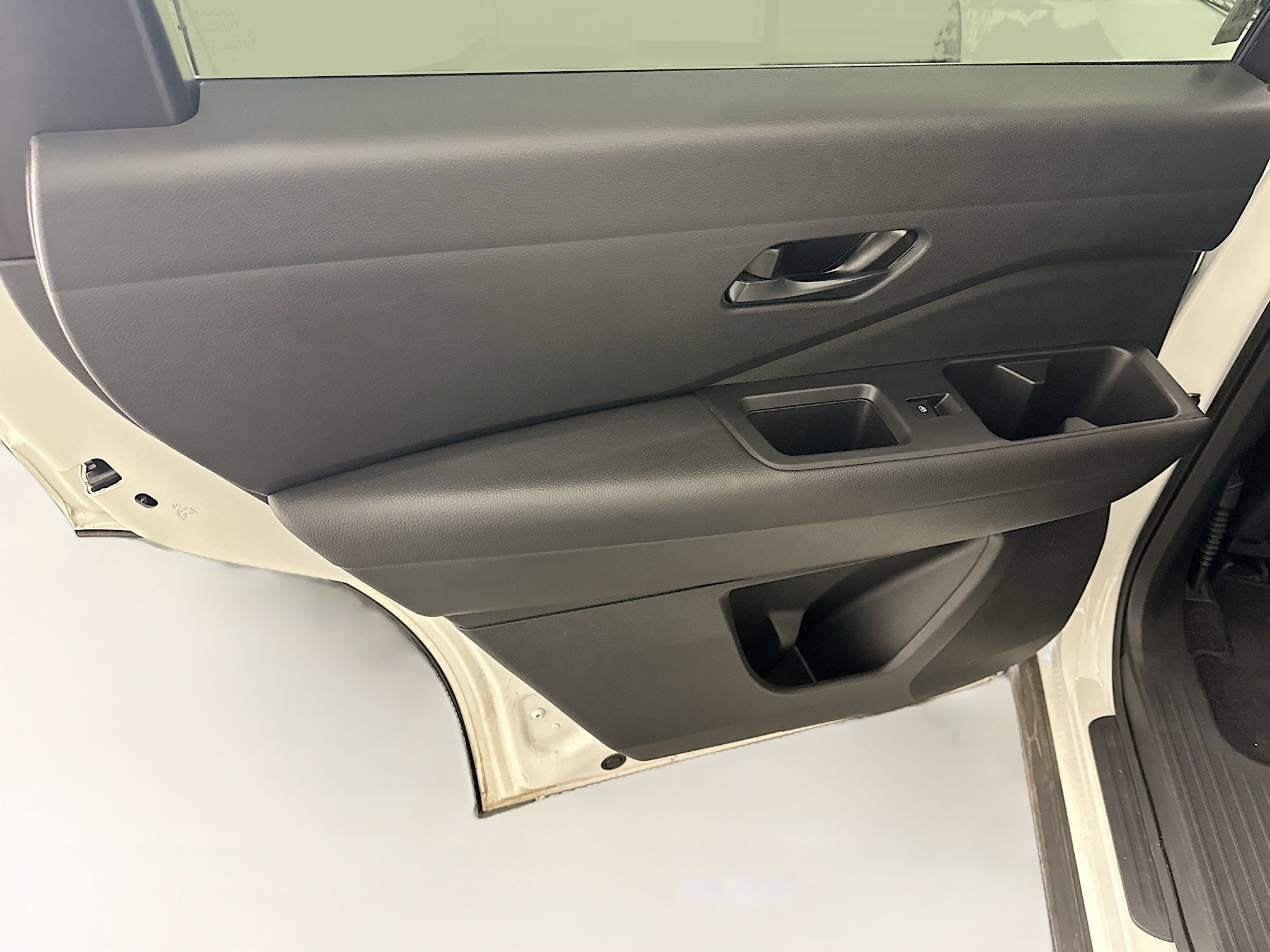 Used 2025 Nissan Pathfinder SV image 26