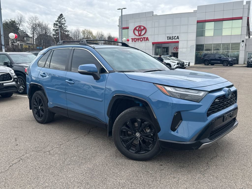 Used 2024 Toyota RAV4 SE w/ Convenience Package image 1