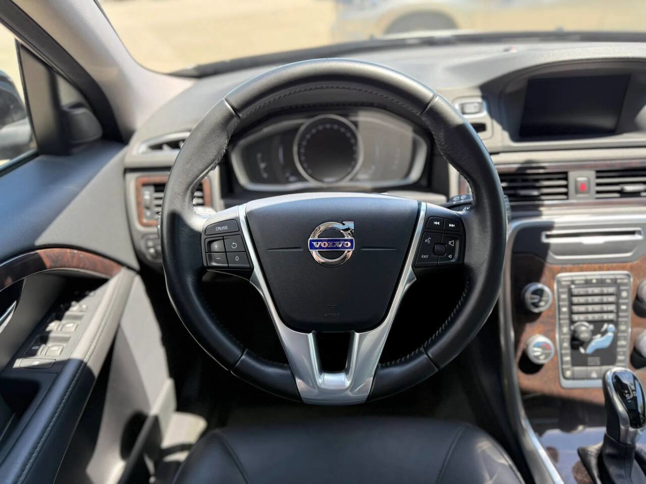 Used 2016 Volvo XC70 T5 Premier w/ Proximity Package FWD image 19