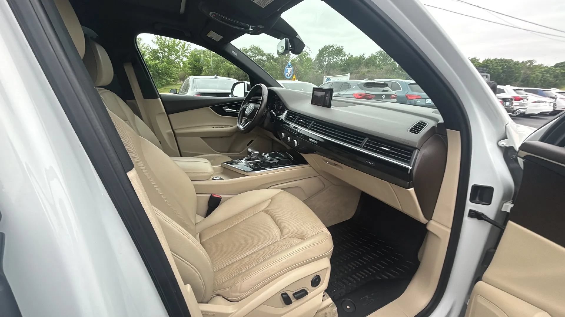 Used 2017 Audi Q7 2.0T Premium Plus w/ Premium Plus Package AWD/4WD image 30