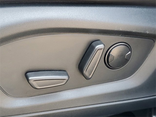 Used 2023 Ford Explorer Limited image 12