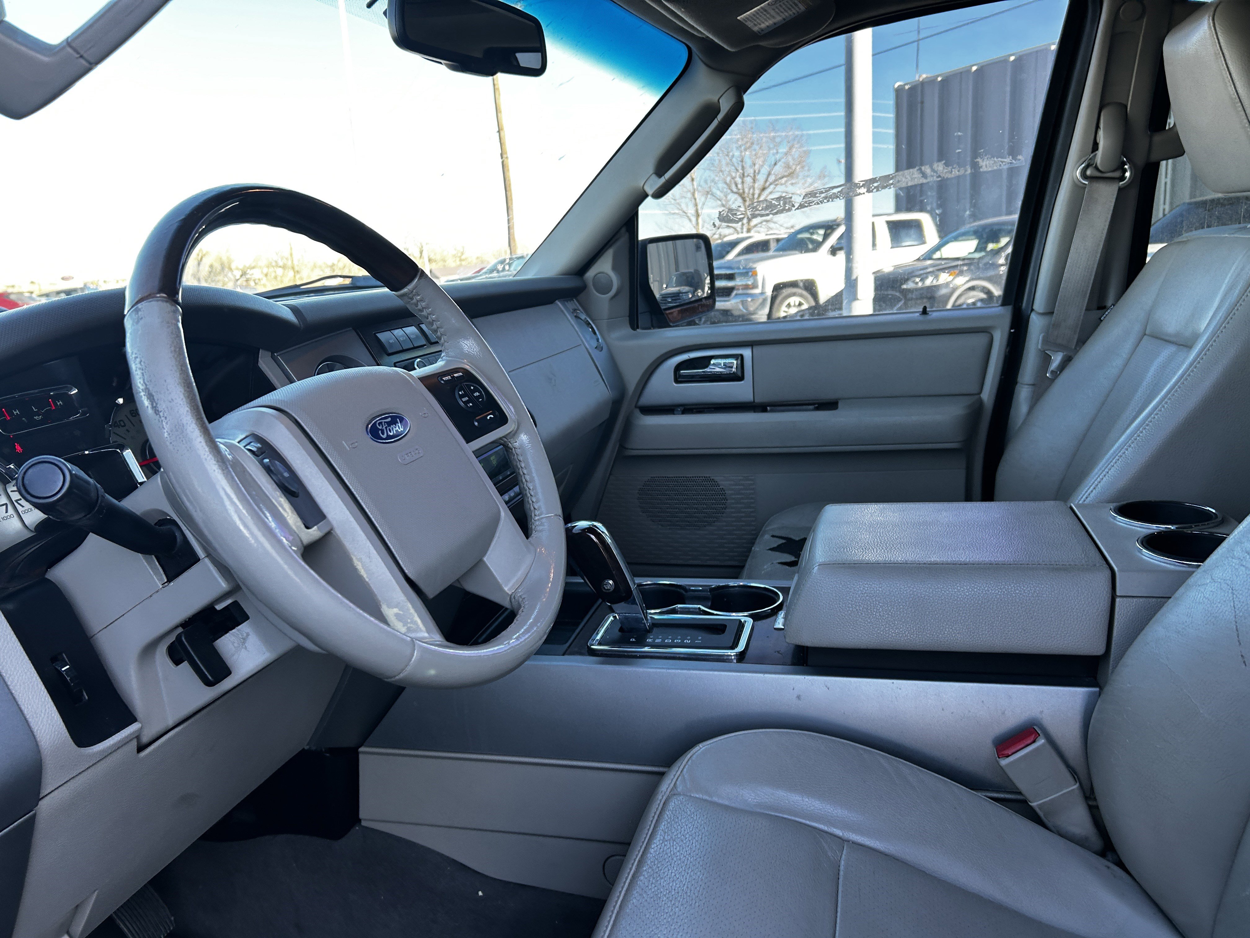 Used 2010 Ford Expedition Limited image 9
