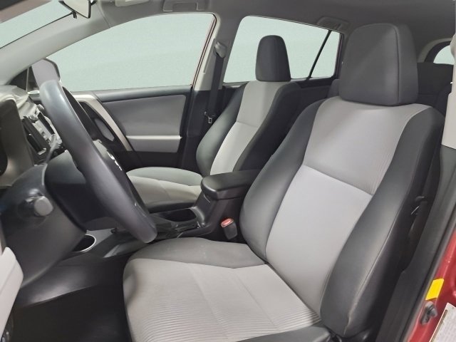 Used 2015 Toyota RAV4 LE image 20