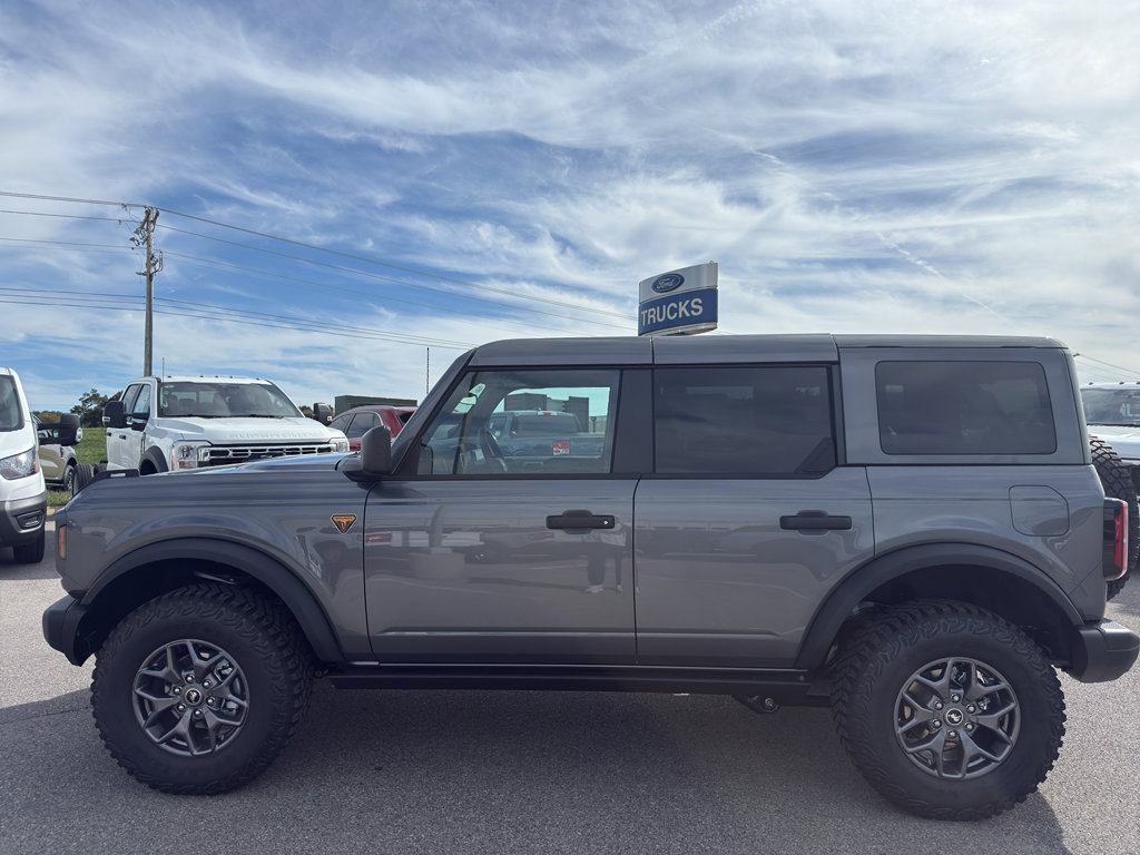 New 2025 Ford Bronco Badlands image 8