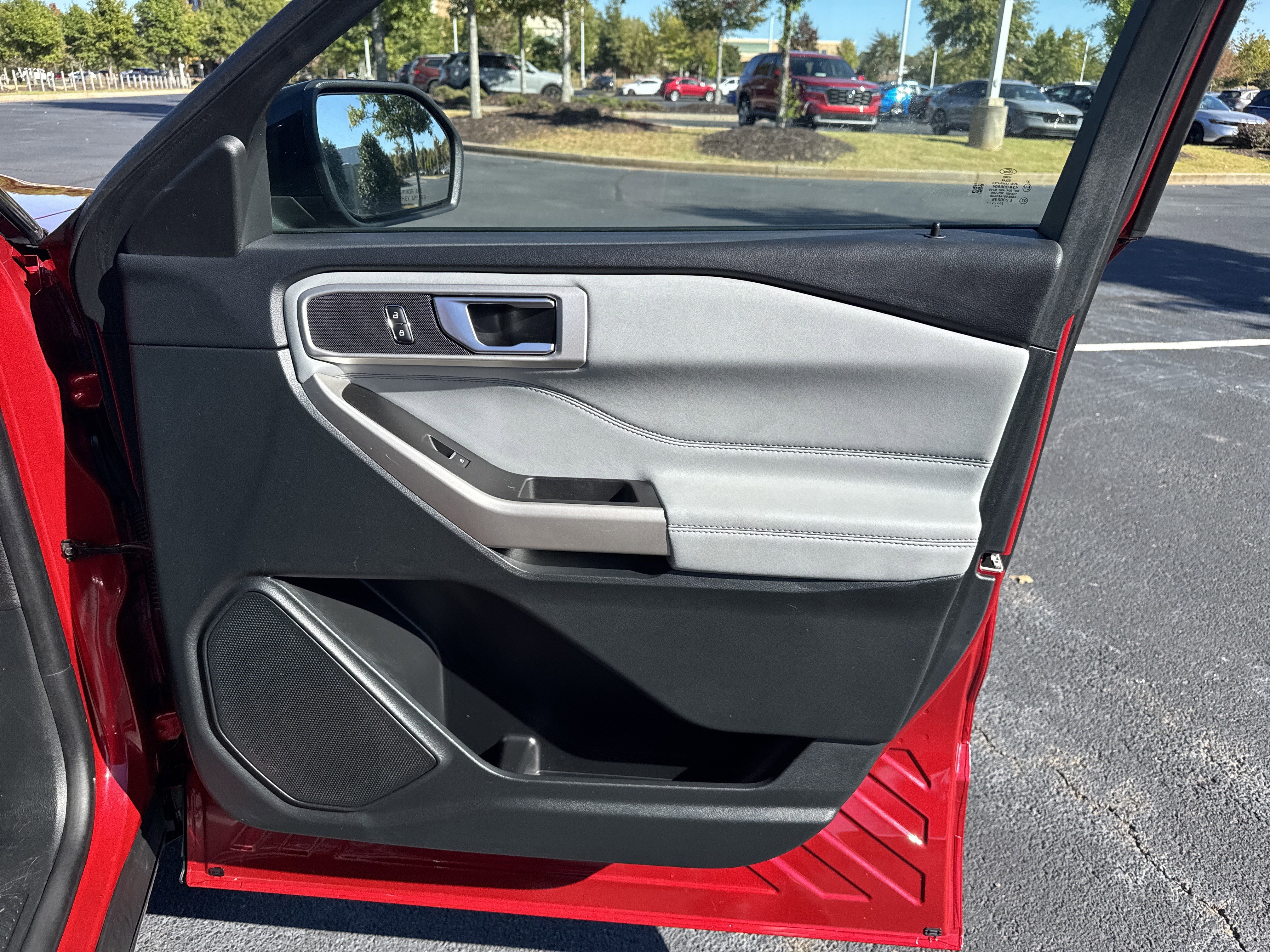 Used 2023 Ford Explorer XLT w/ Equipment Group 202A image 28