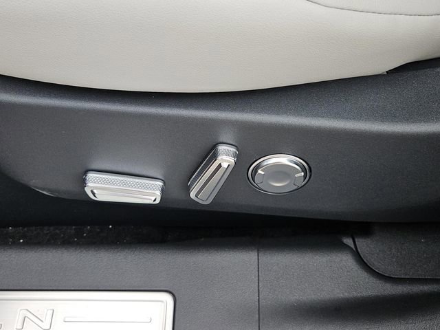New 2026 Lincoln Nautilus Premier AWD/4WD image 21