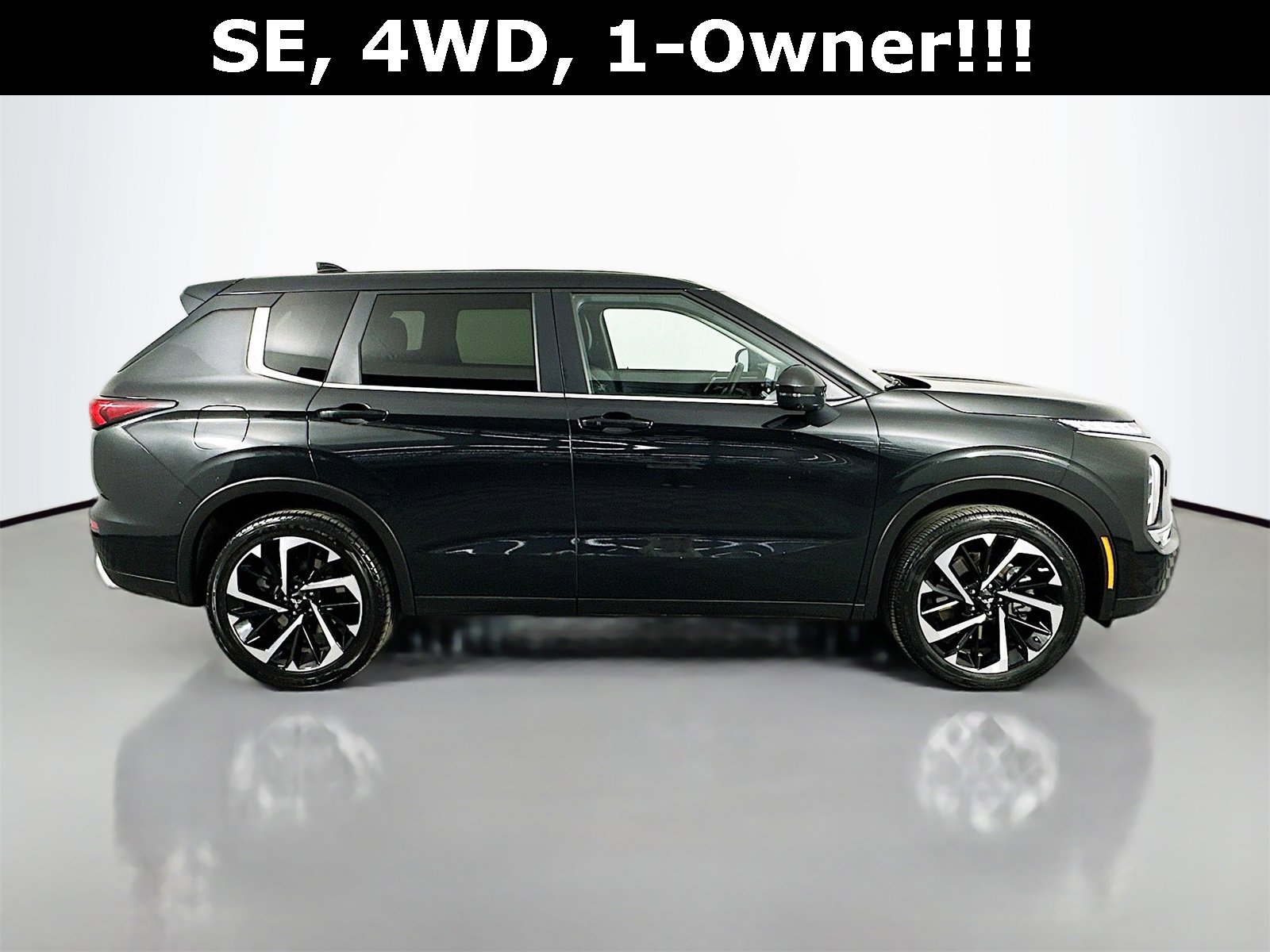 Used 2024 Mitsubishi Outlander SE image 9
