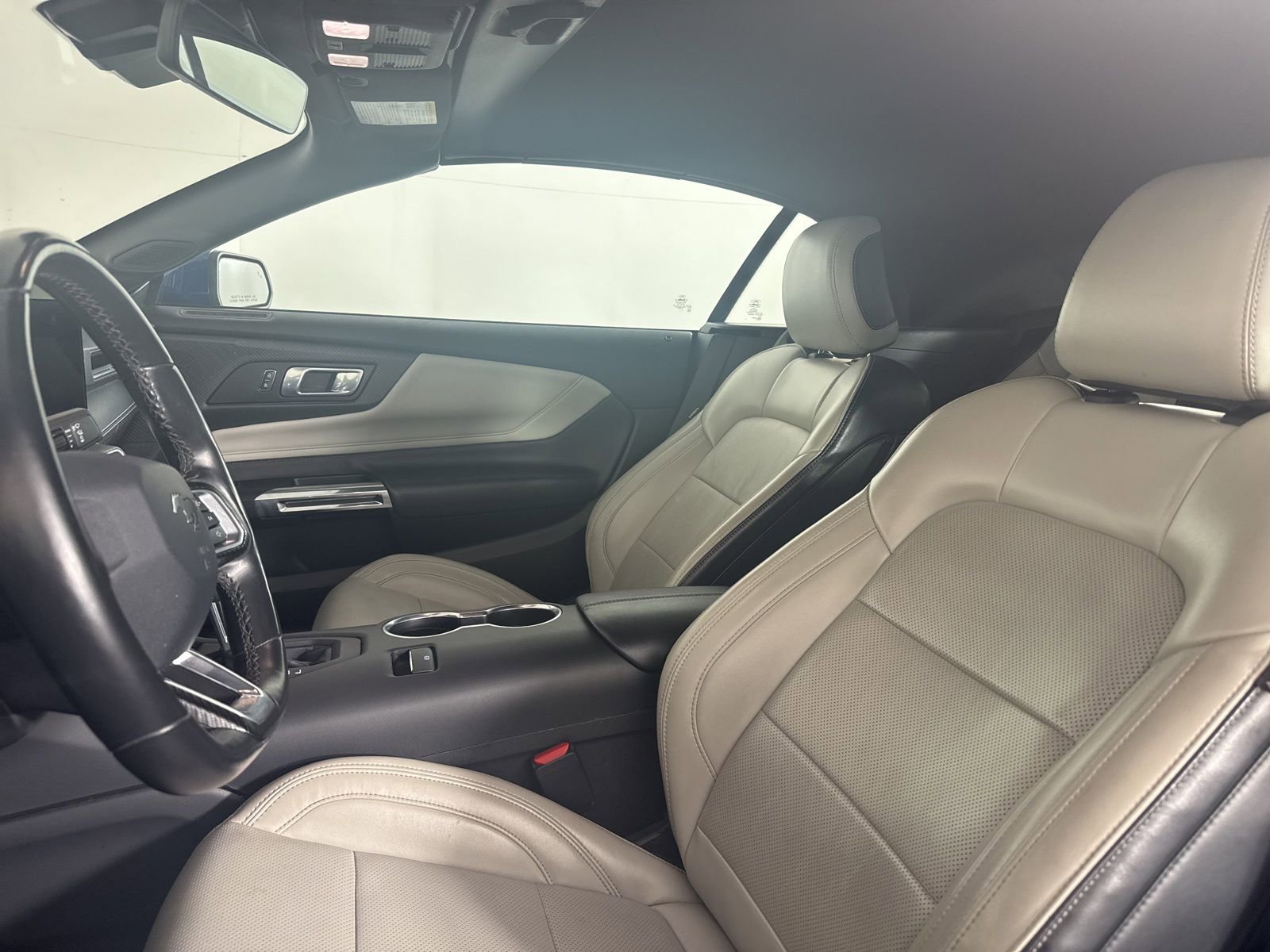 Used 2024 Ford Mustang Premium image 8