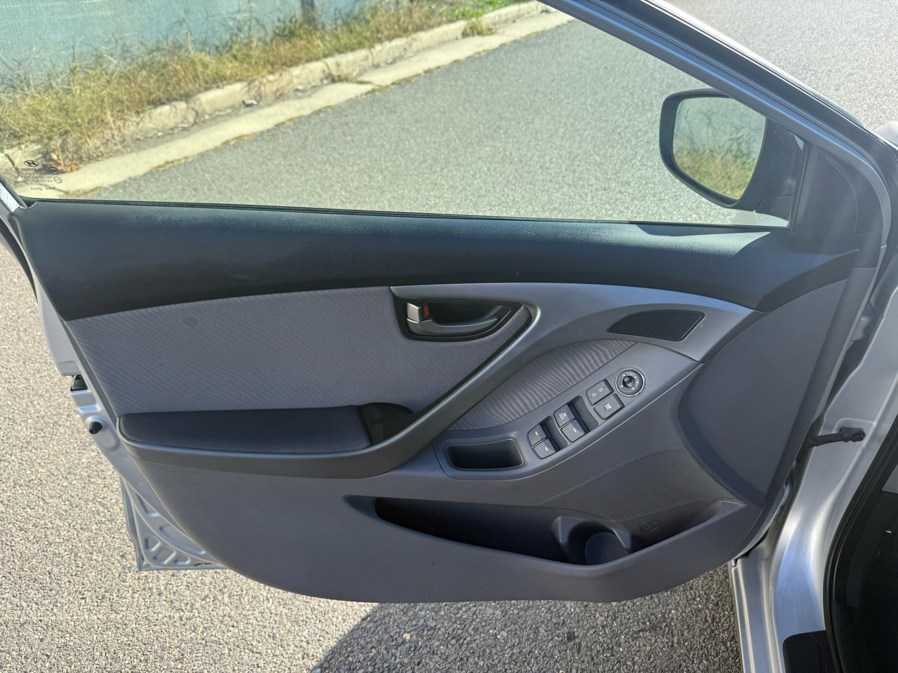 Used 2013 Hyundai Elantra GLS w/ Preferred Pkg image 14