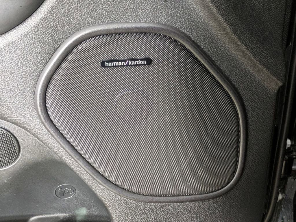 Certified 2023 Dodge Durango R/T w/ Hemi Orange Plus Package image 17