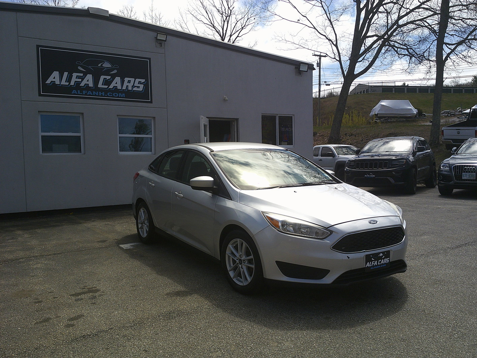 Used 2018 Ford Focus SE FWD image 3