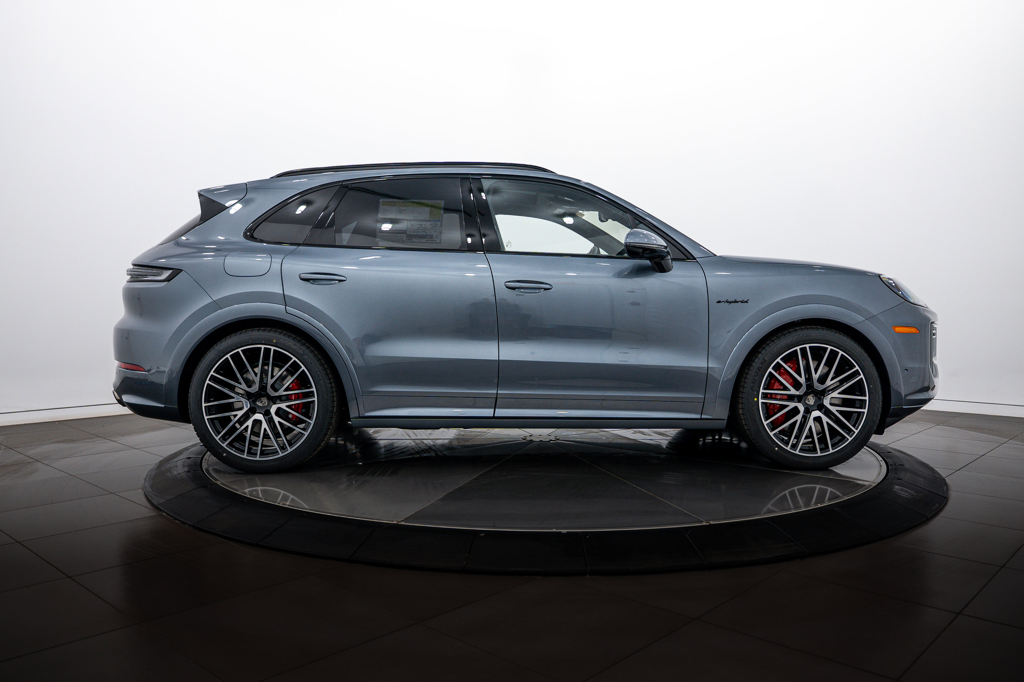 New 2026 Porsche Cayenne Turbo AWD/4WD image 8