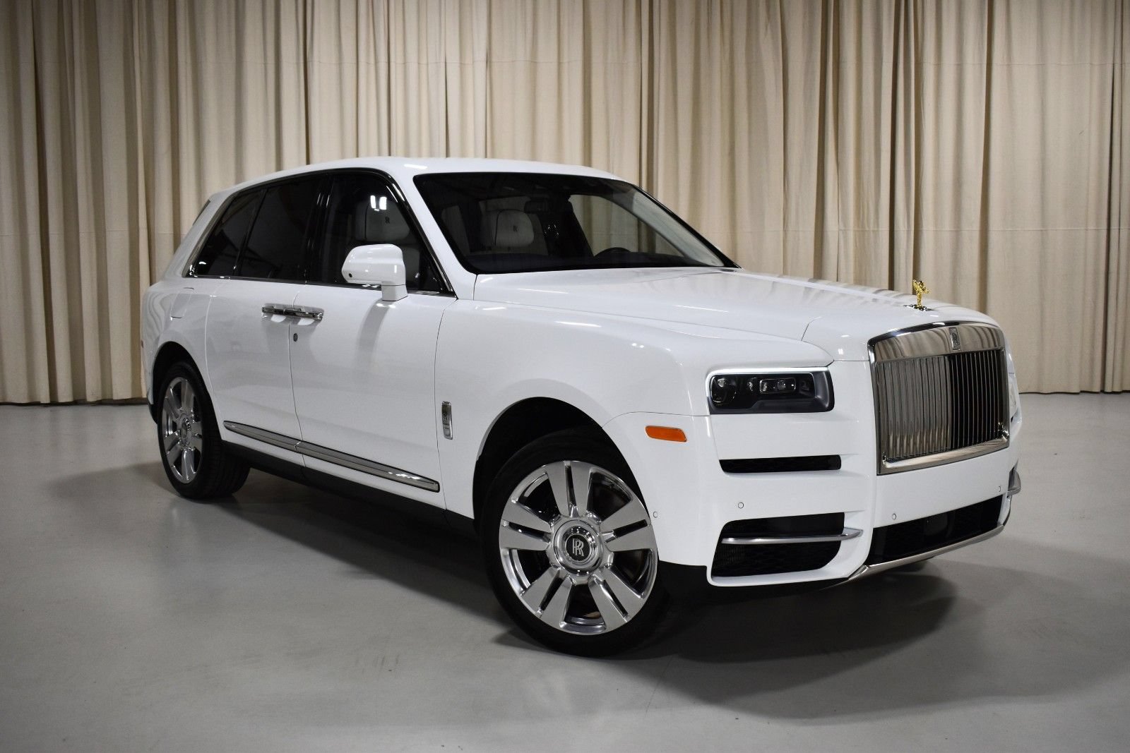 Certified 2024 Rolls-Royce Cullinan AWD/4WD image 7