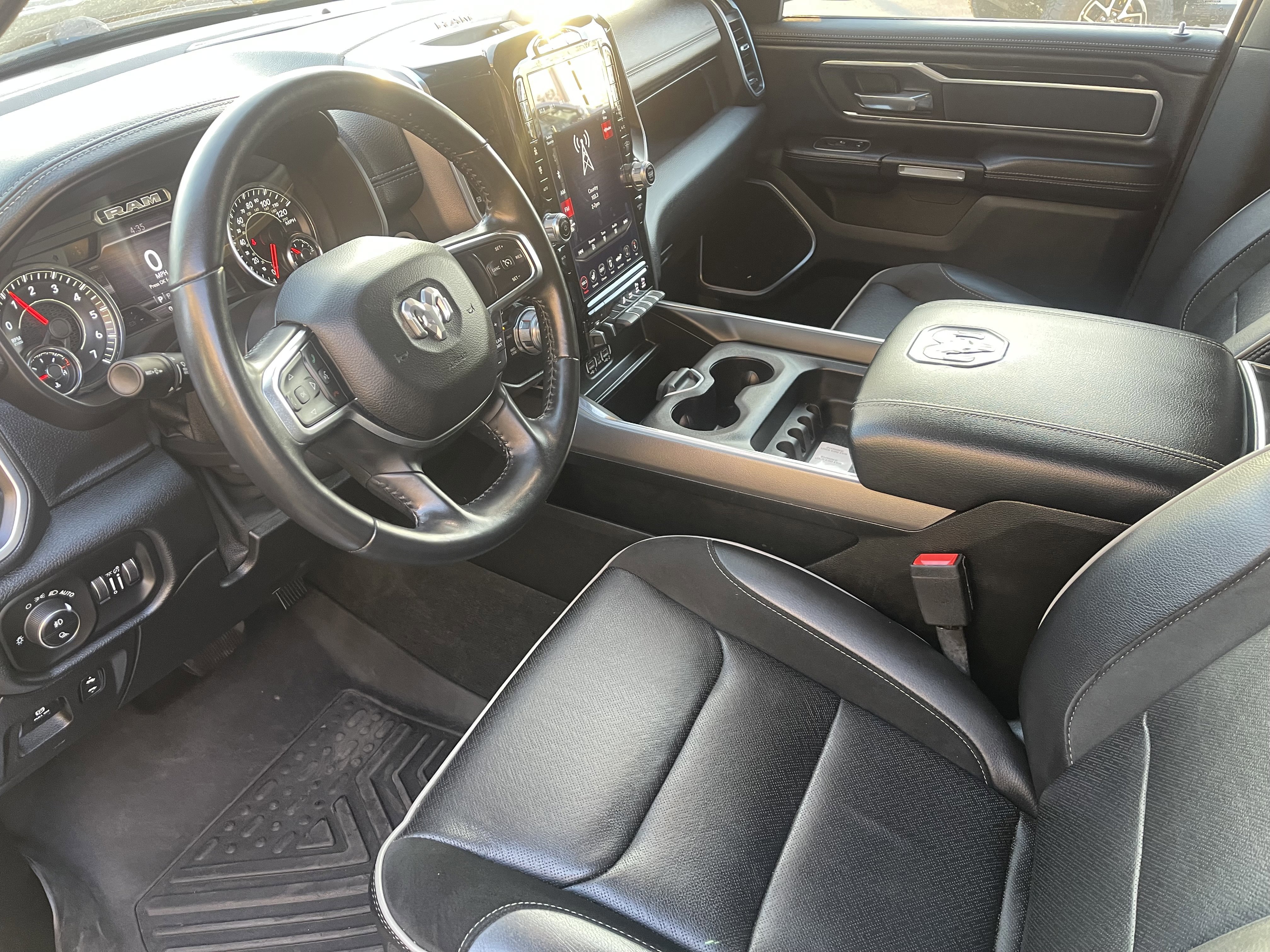 Used 2021 RAM 1500 Laramie w/ Sport Appearance Package image 10