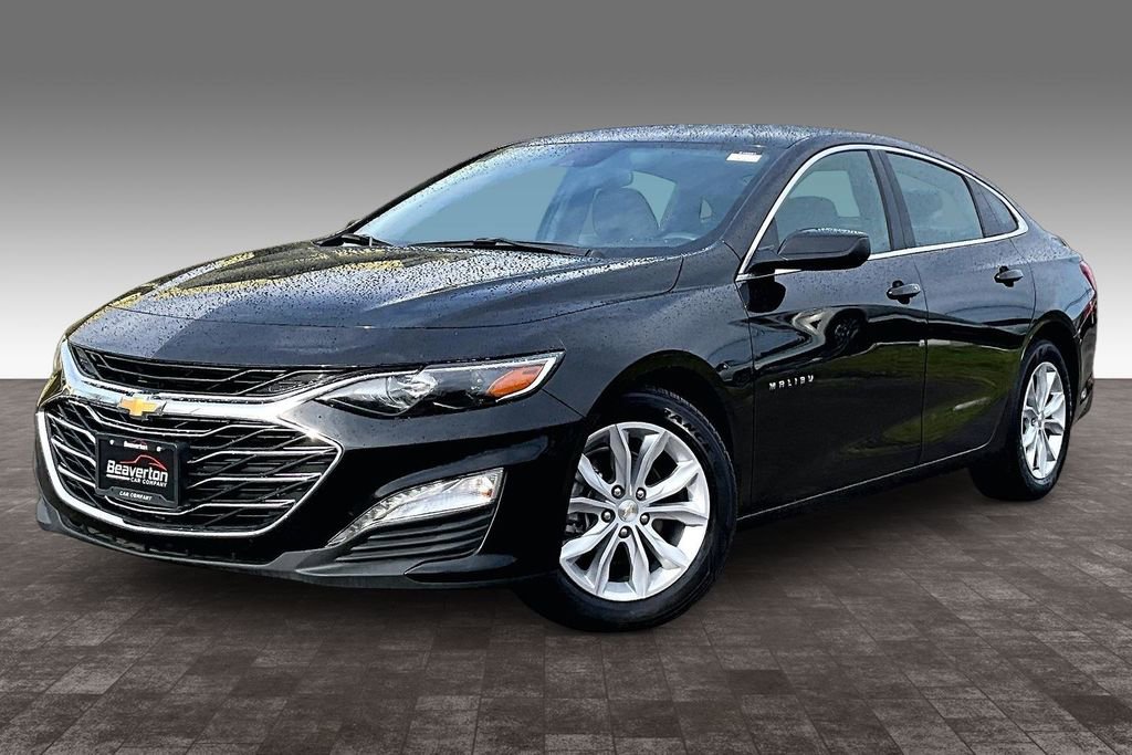 Used 2025 Chevrolet Malibu LT image 2