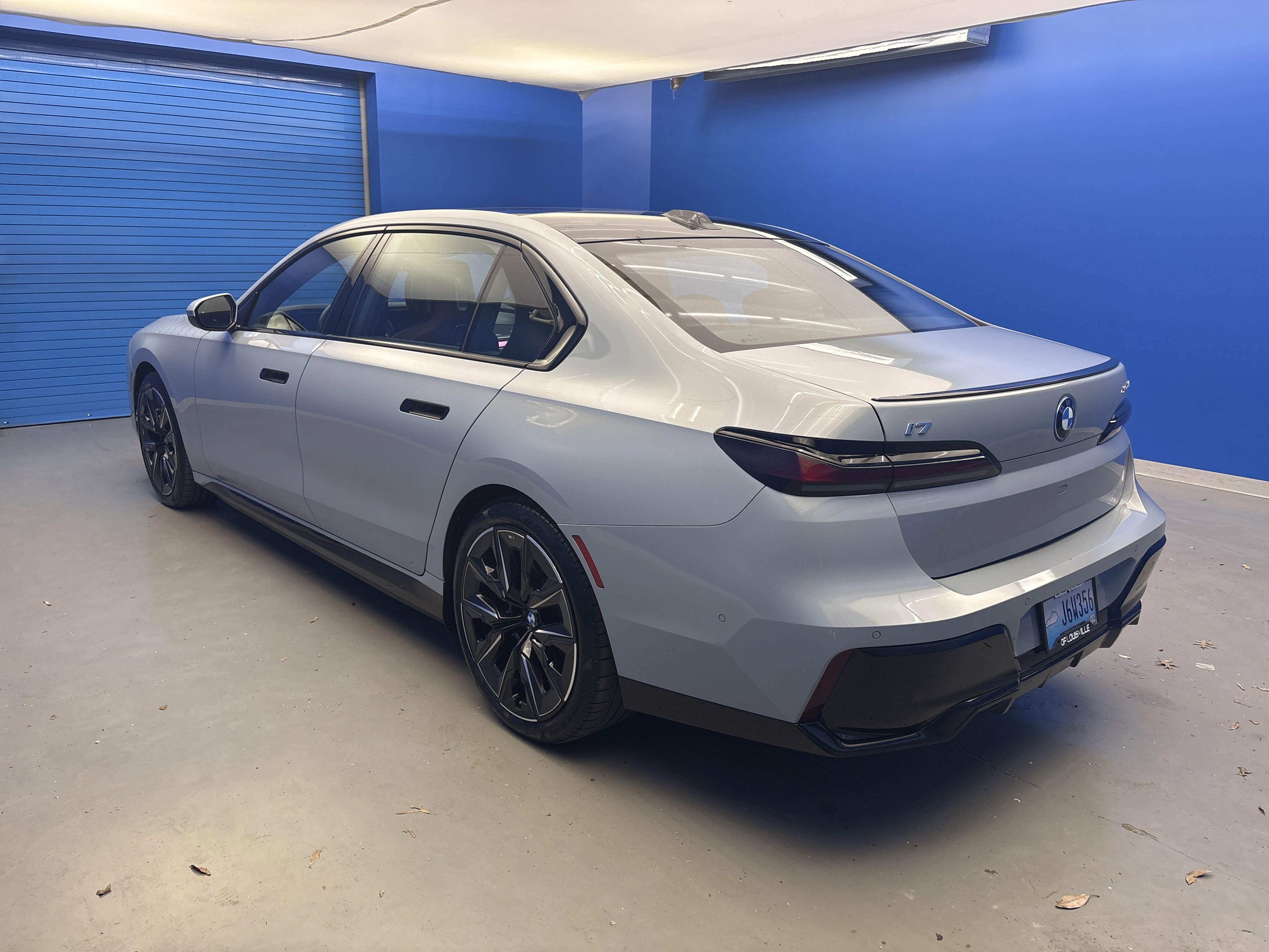 Used 2023 BMW i7 xDrive60 AWD/4WD image 5
