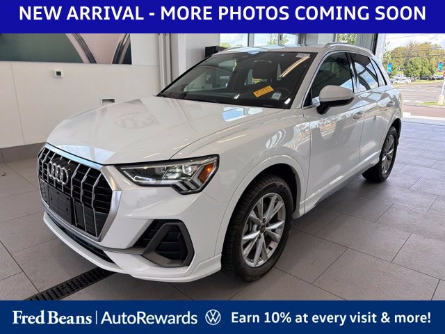 Used 2024 Audi Q3 2.0T Premium w/ Convenience Package AWD/4WD image 2