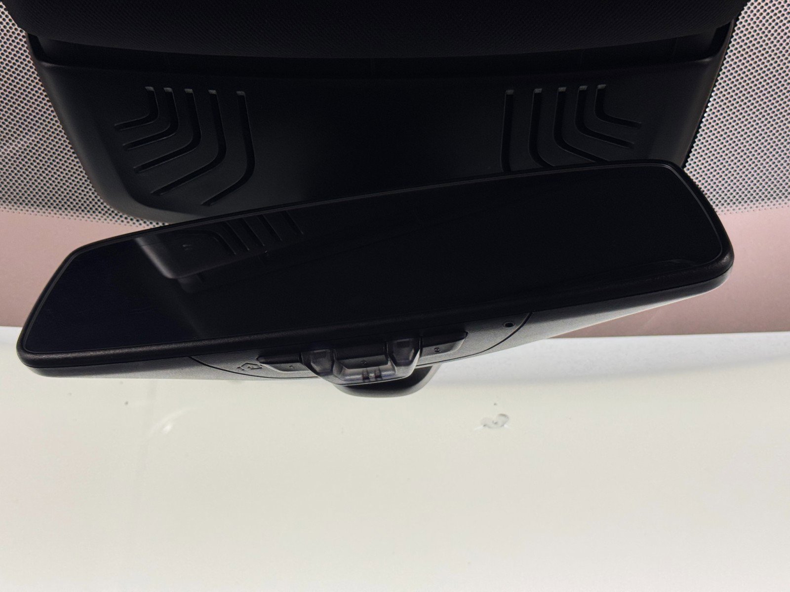 Used 2022 BMW 530e w/ Premium Package RWD image 34