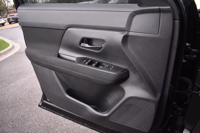 Used 2025 Nissan Kicks S image 29