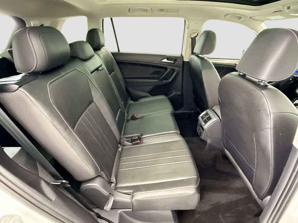Used 2023 Volkswagen Tiguan SE w/ Panoramic Sunroof Package FWD image 20