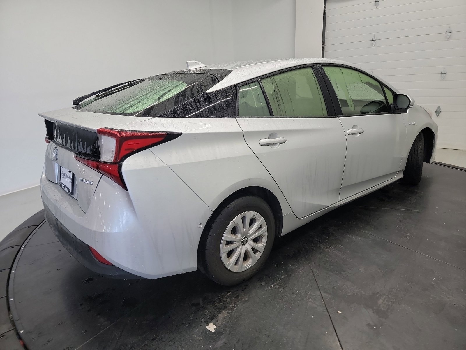 Used 2022 Toyota Prius LE FWD image 9