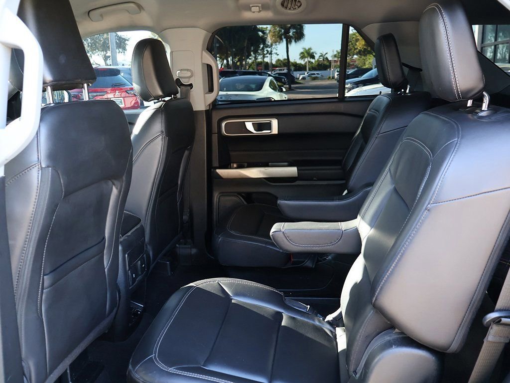 Used 2023 Ford Explorer XLT w/ Equipment Group 202A RWD image 35