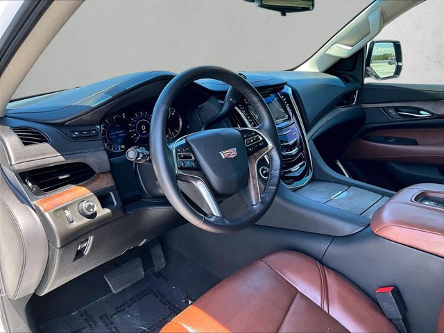 Used 2019 Cadillac Escalade Premium Luxury RWD image 14
