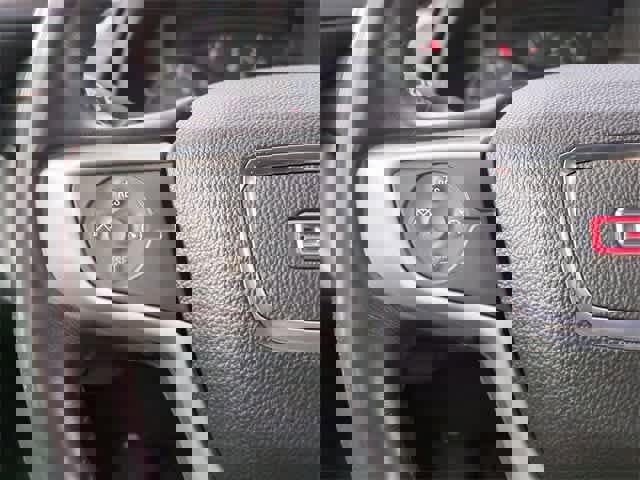 Used 2018 GMC Terrain SLE w/ Driver Convenience Package image 23