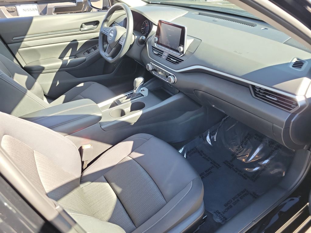 Certified 2025 Nissan Altima 2.5 S FWD image 15