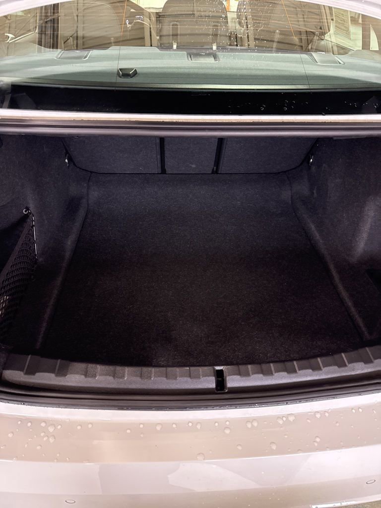 Used 2025 BMW 330i xDrive Sedan w/ Premium Package image 26