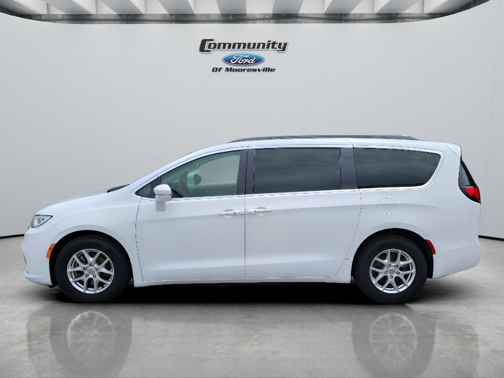 Used 2022 Chrysler Pacifica Touring-L FWD image 7