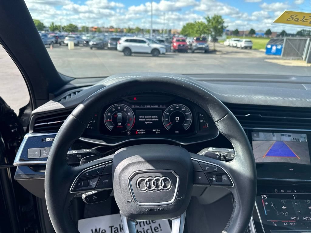 Used 2023 Audi Q7 2.0T Premium w/ Towing Package AWD/4WD image 13