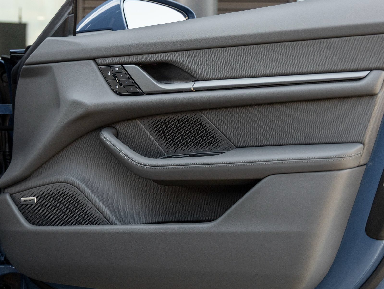 Certified 2025 Porsche Taycan AWD/4WD image 38