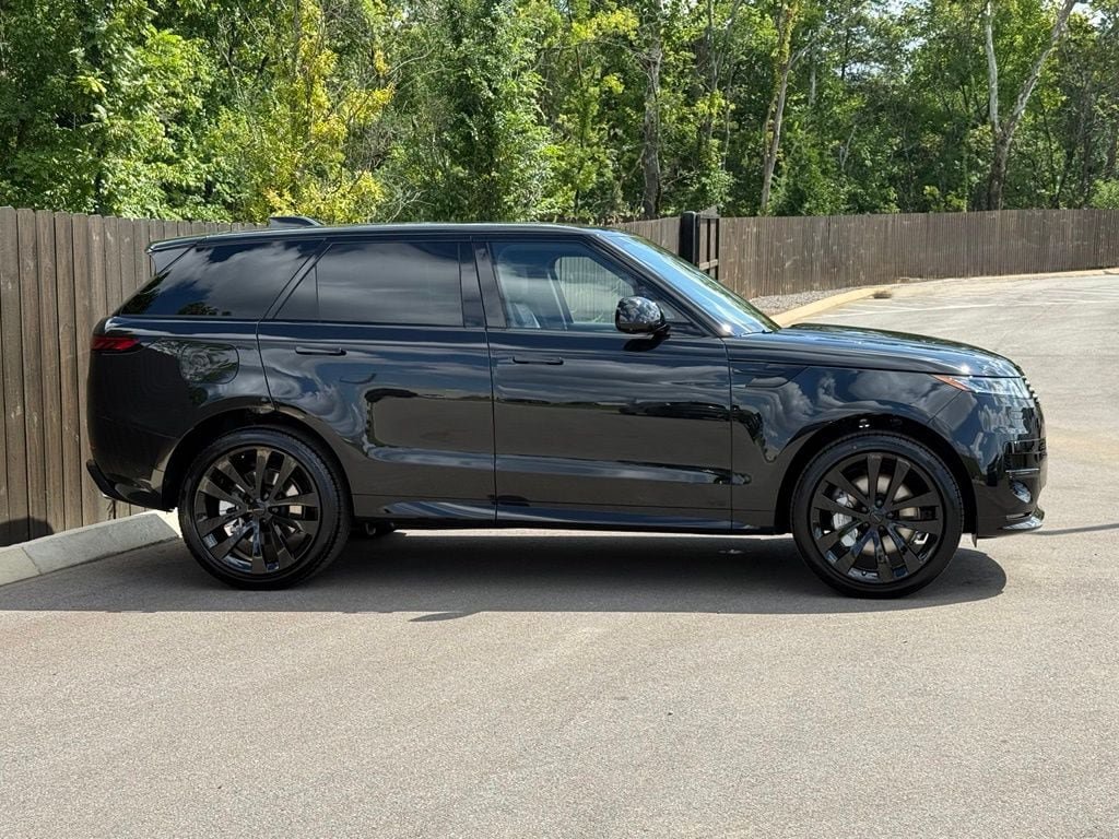 New 2026 Land Rover Range Rover Sport Dynamic SE AWD/4WD image 7