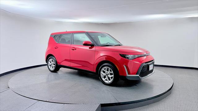 Used 2023 Kia Soul LX w/ Option Group 015 FWD image 11