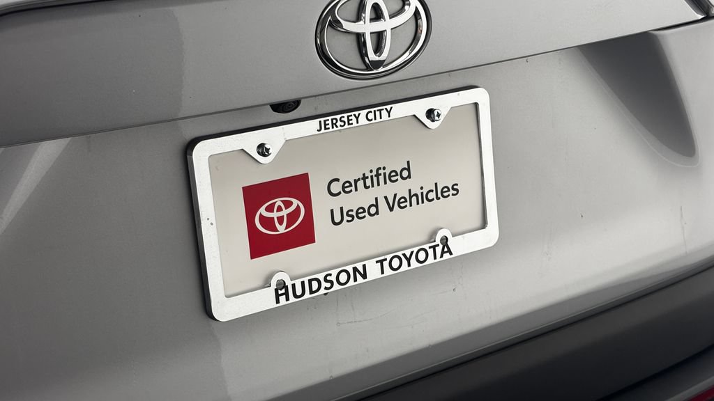 Used 2025 Toyota RAV4 XLE AWD/4WD image 7