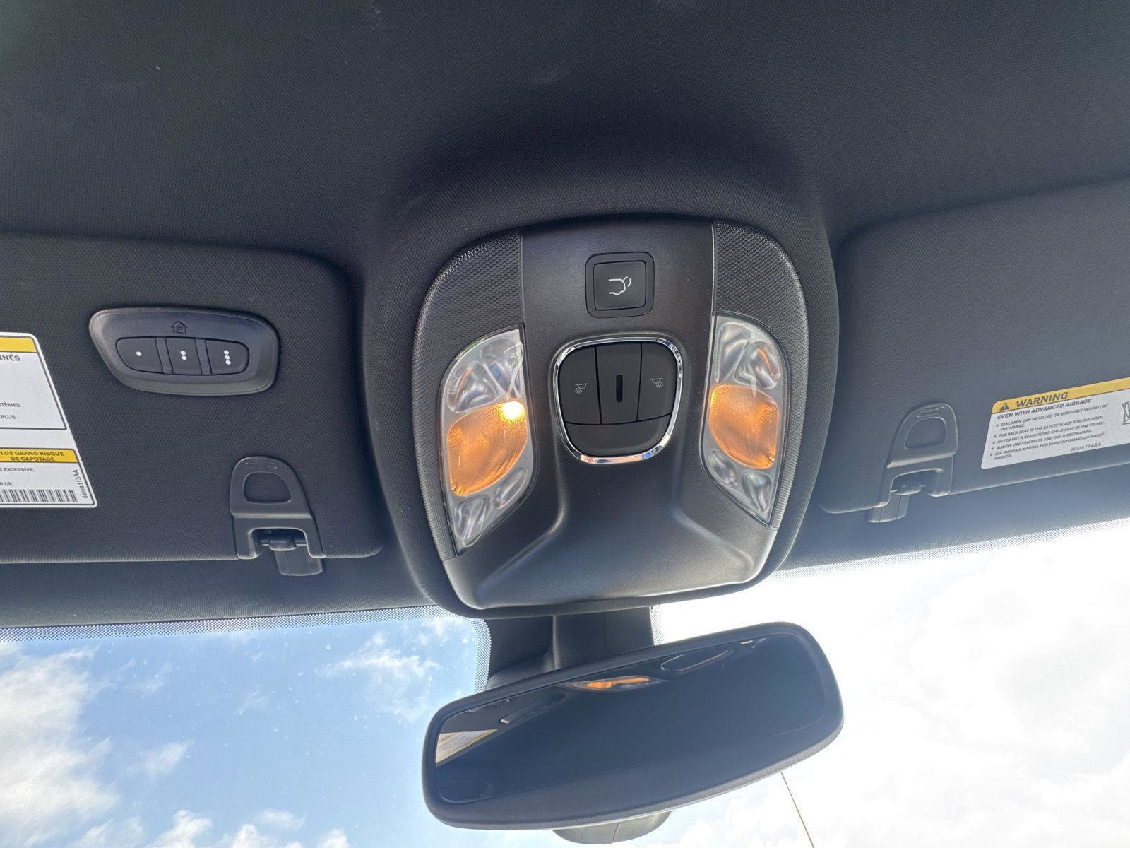 Used 2023 Jeep Compass Latitude AWD/4WD image 29