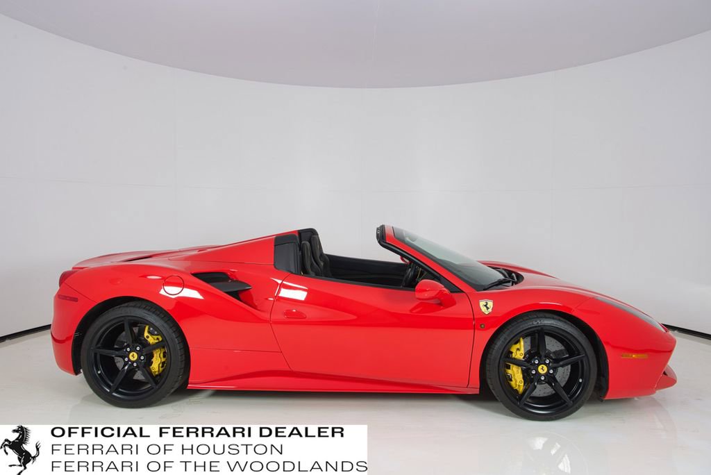 Used 2019 Ferrari 488 Spider image 3