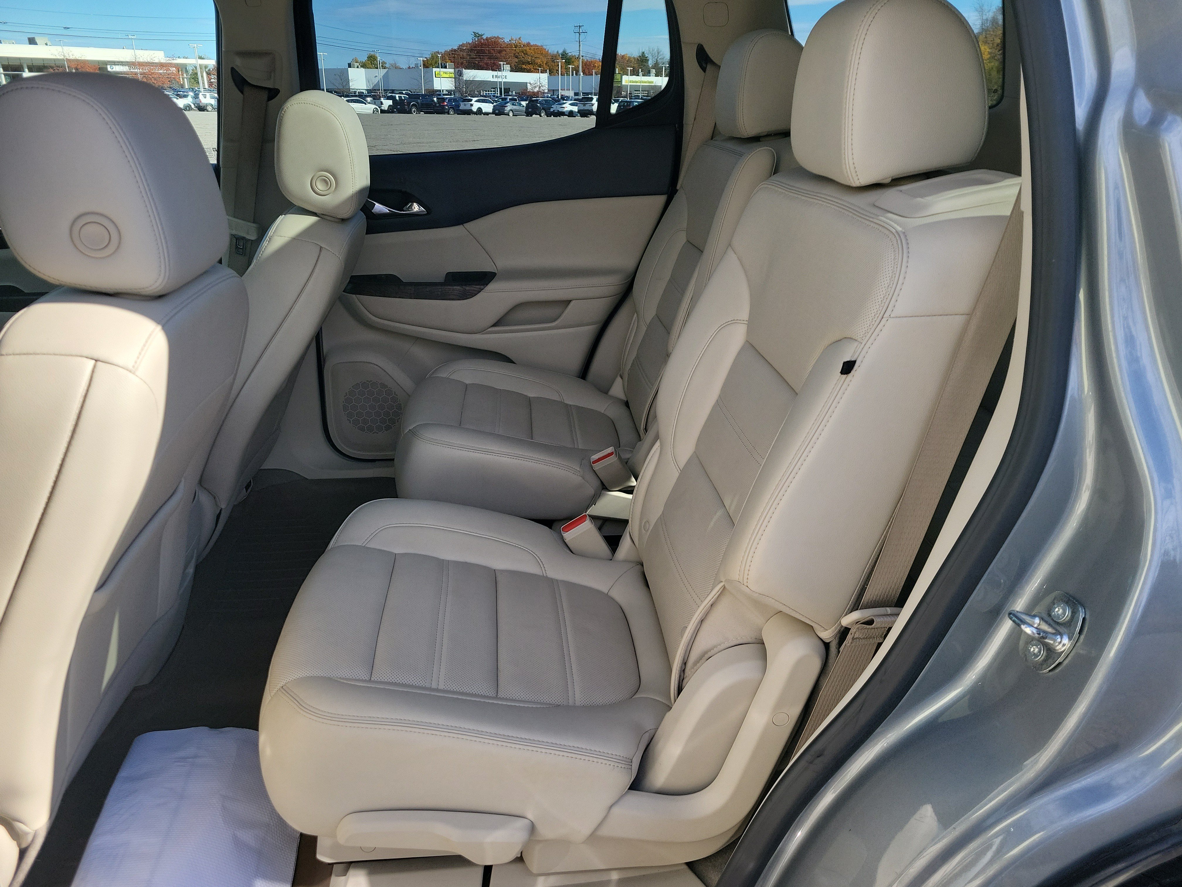 Used 2023 GMC Acadia Denali w/ Denali Technology Package AWD/4WD image 16