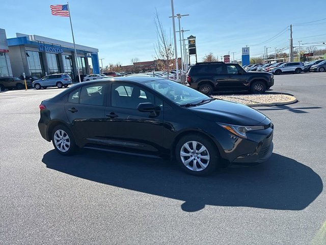 Certified 2024 Toyota Corolla LE image 3