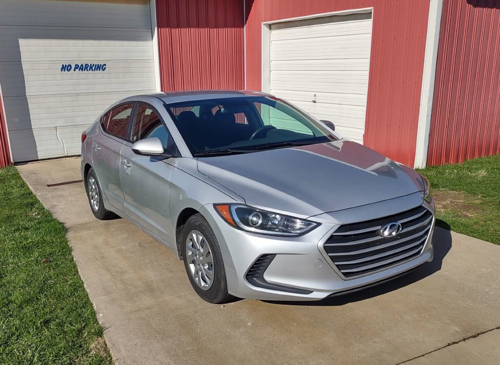 Used 2018 Hyundai Elantra SE w/ Cargo Package image 4