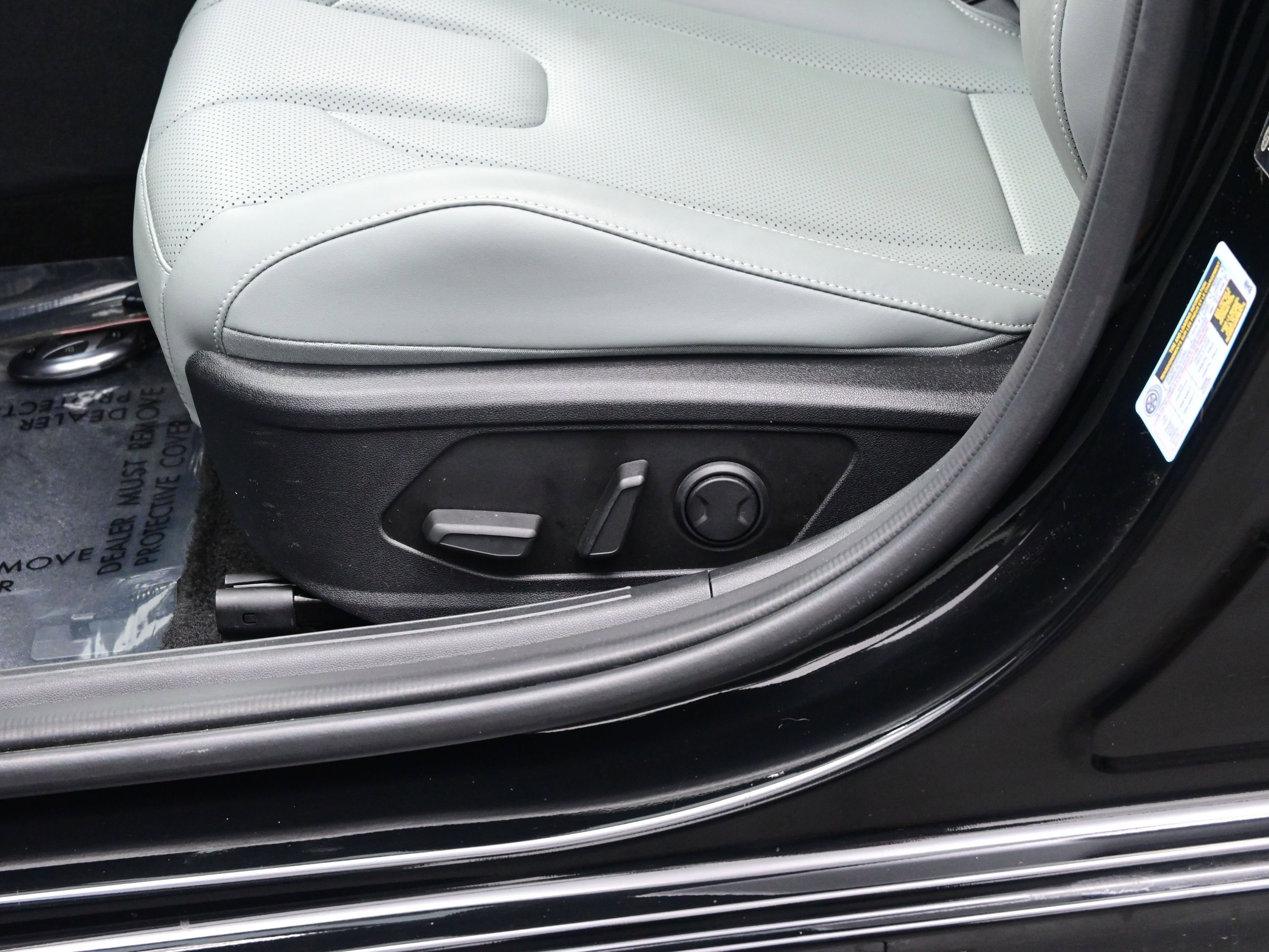 Certified 2025 Hyundai Elantra Limited image 11