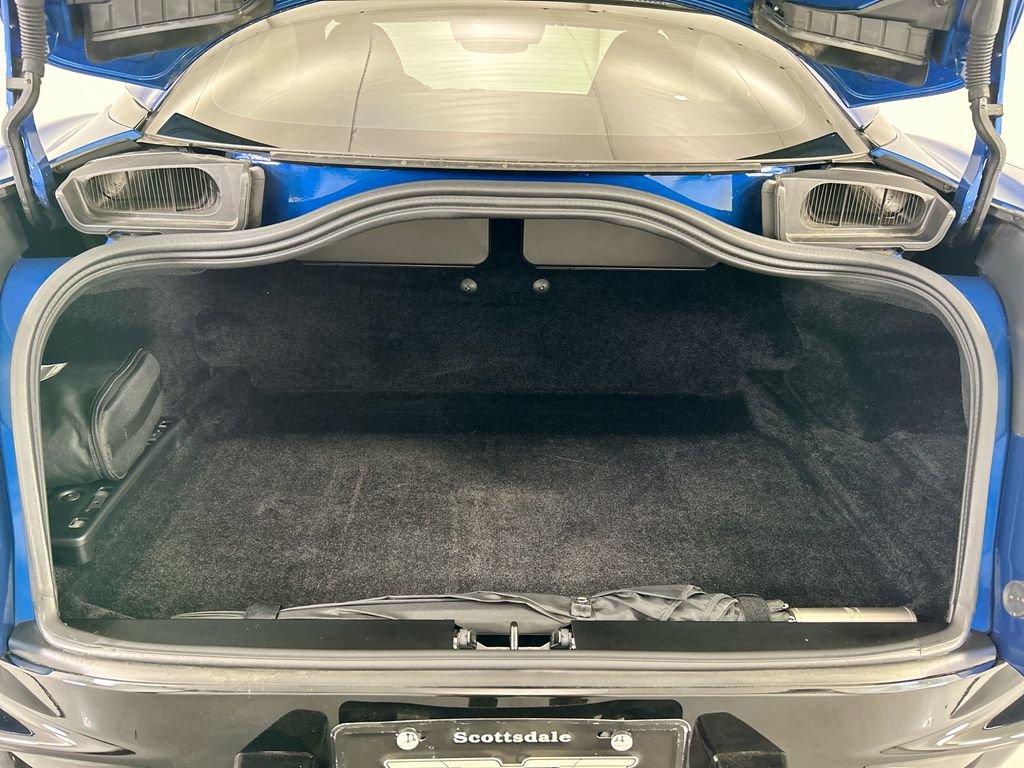 Used 2025 Aston Martin DB12 Coupe RWD image 25