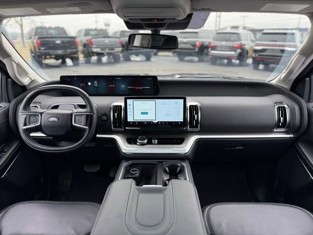 Certified 2025 Ford Expedition Platinum image 3