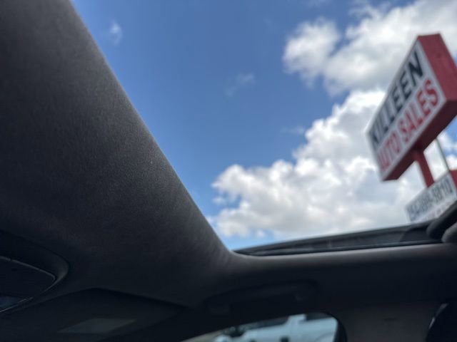 Used 2018 Genesis G90 3.3T Premium RWD image 40