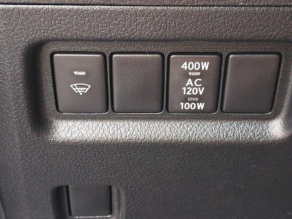 Used 2018 Toyota 4Runner SR5 AWD/4WD image 30