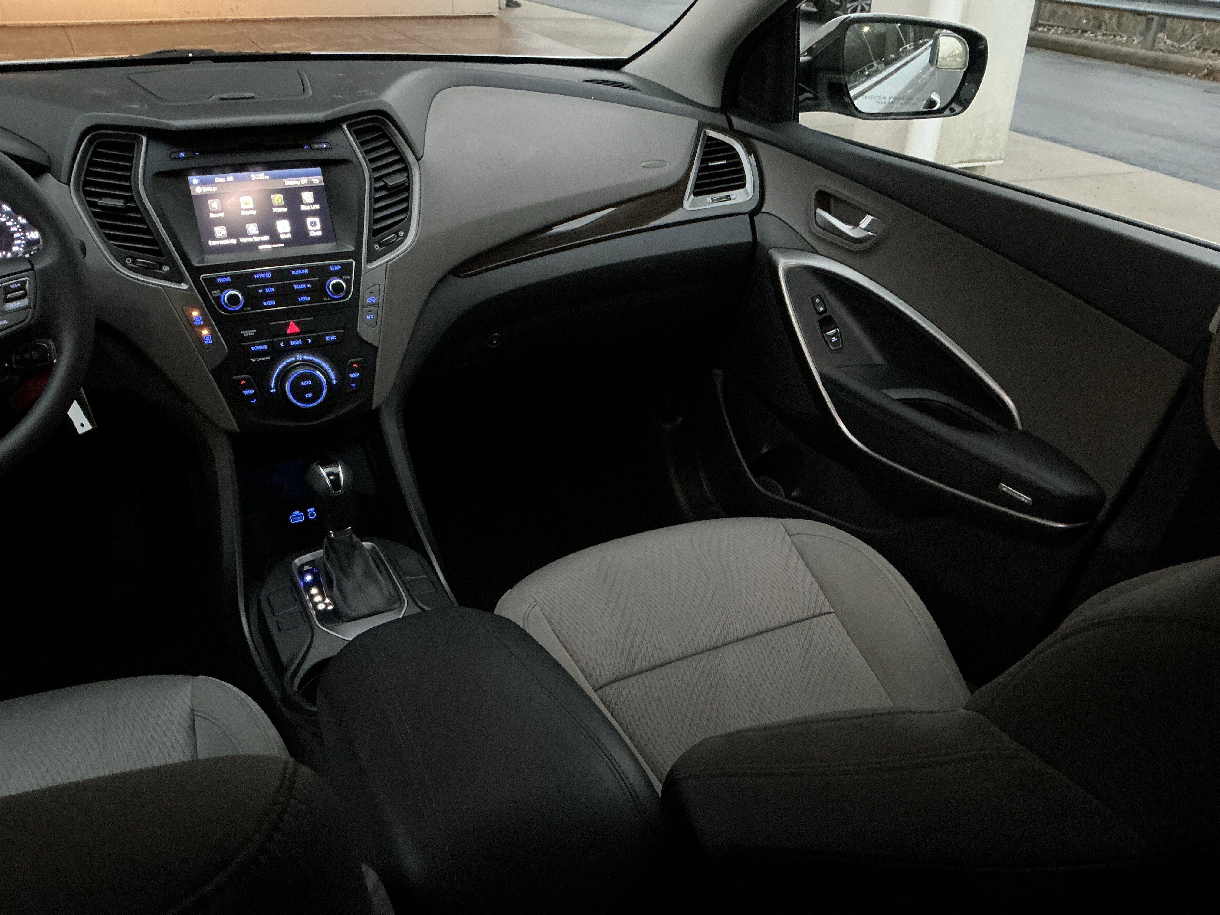 Used 2017 Hyundai Santa Fe Sport image 16