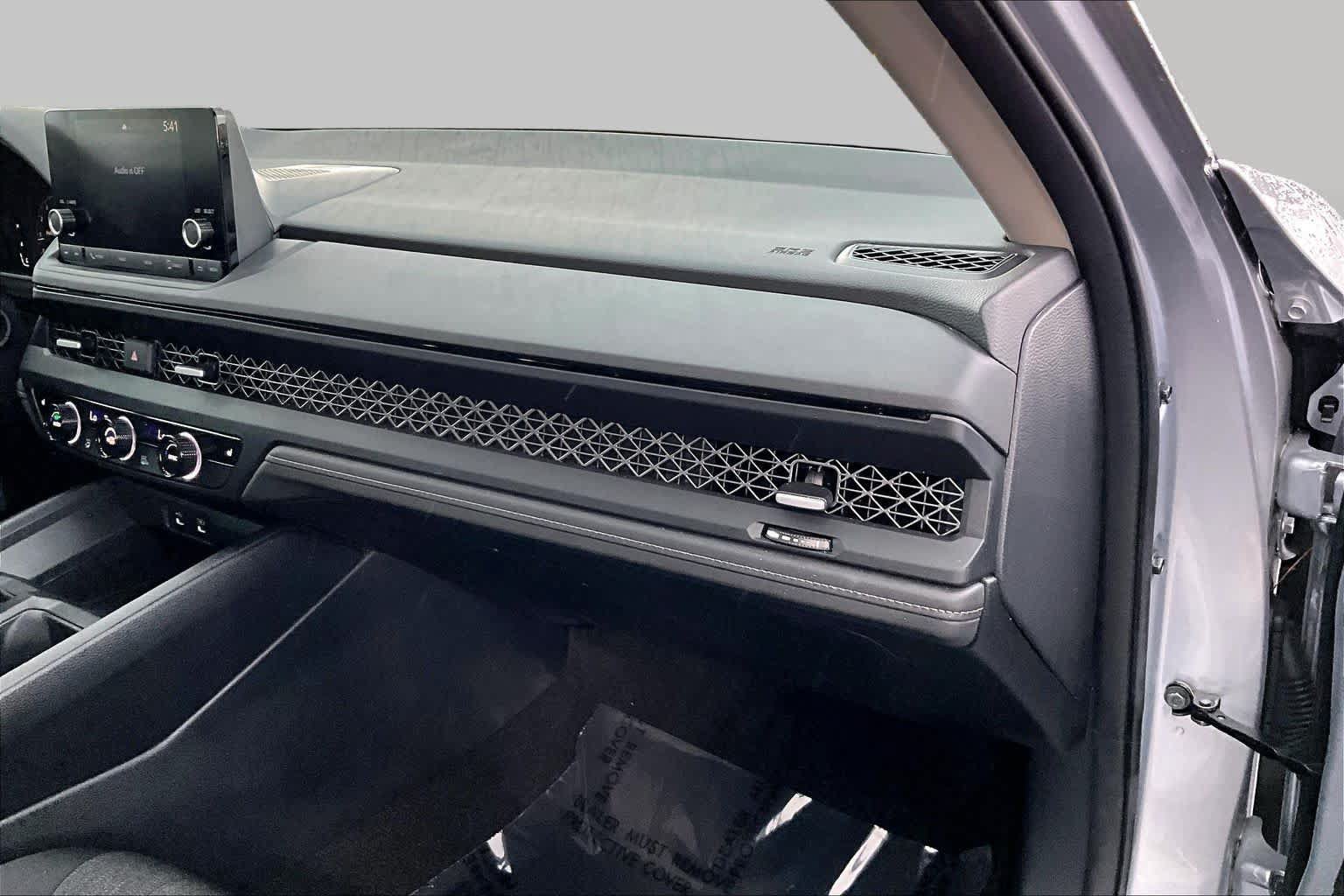 Used 2023 Honda Accord EX image 19